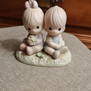 Enesco Precious Moments Figurine - Cream and Tan